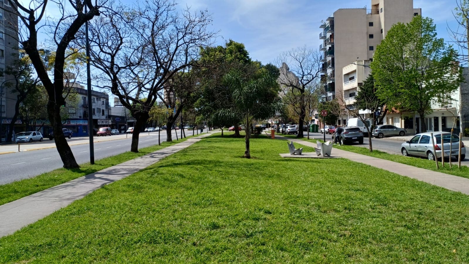 Plazoleta Profesor Ernesto Nelson