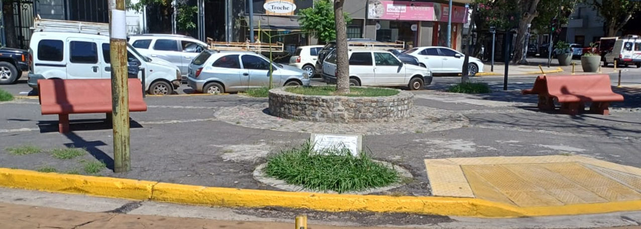 Plazoleta Alberto Castillo