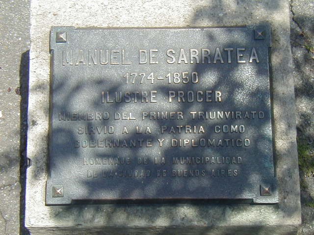 HOMENAJE A MANUEL A. SARRATEA